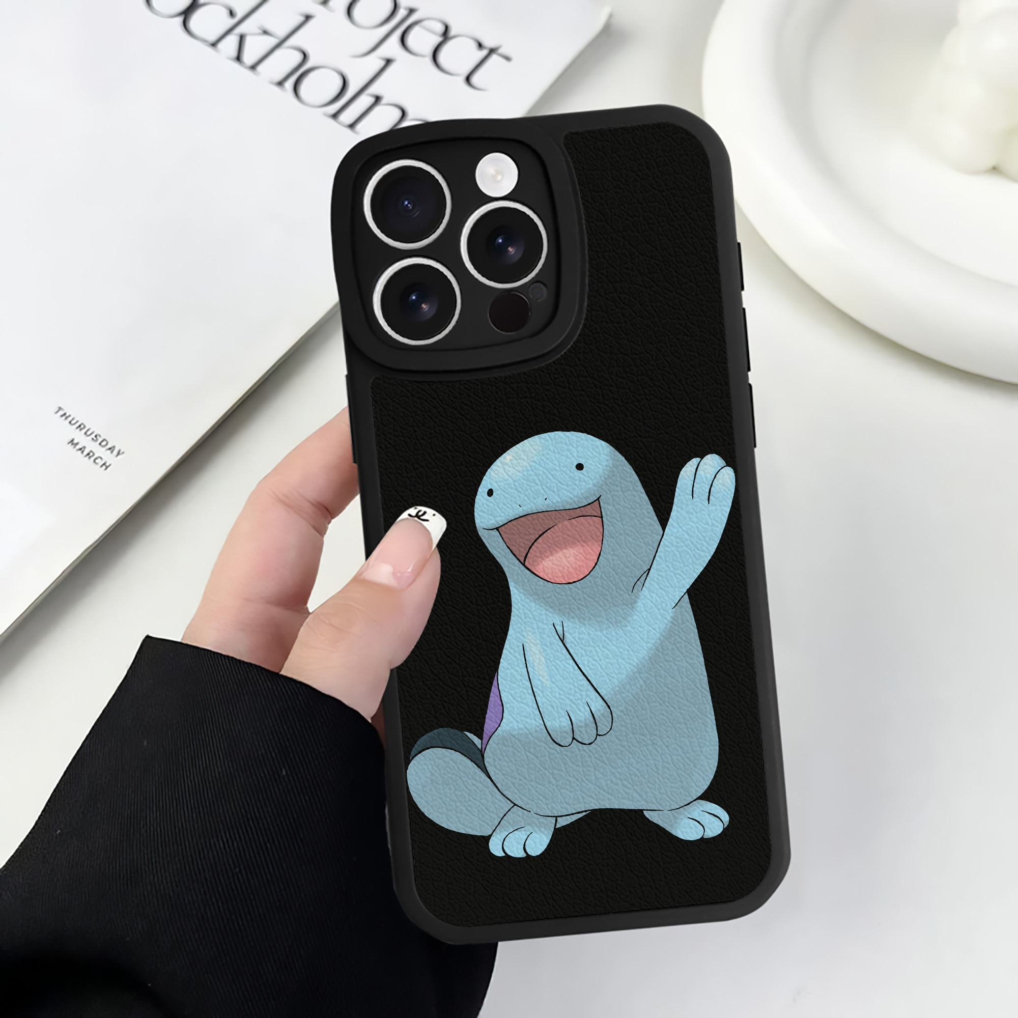 （画像用） ポケットモンスター Pokémon 【iPhone 16シリーズ対応】シリコンスマホケース（レザー調） 材質：シリコン